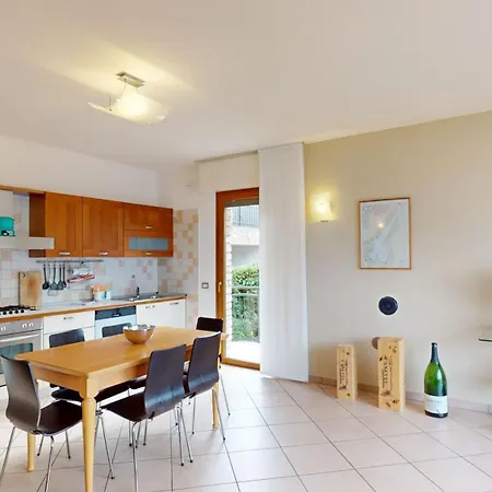 Mimosa-con Piscina E Vista Brenzone sul Garda